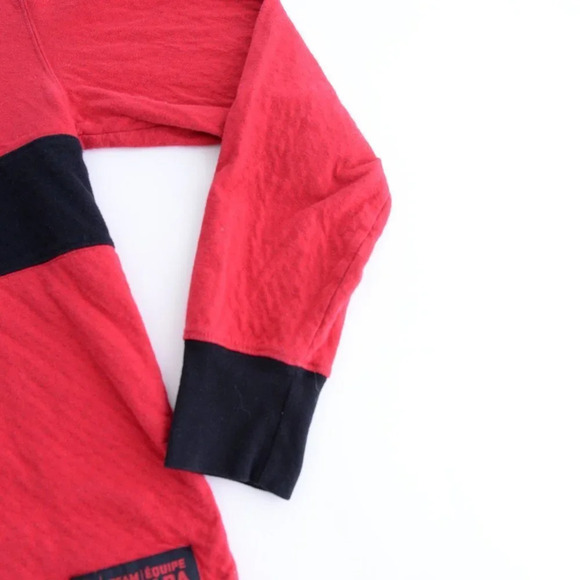 Hudson's Bay HBC Olympics Red & Black Team Canada Maple Leaf Light  Sweater - Picture 14 of 14